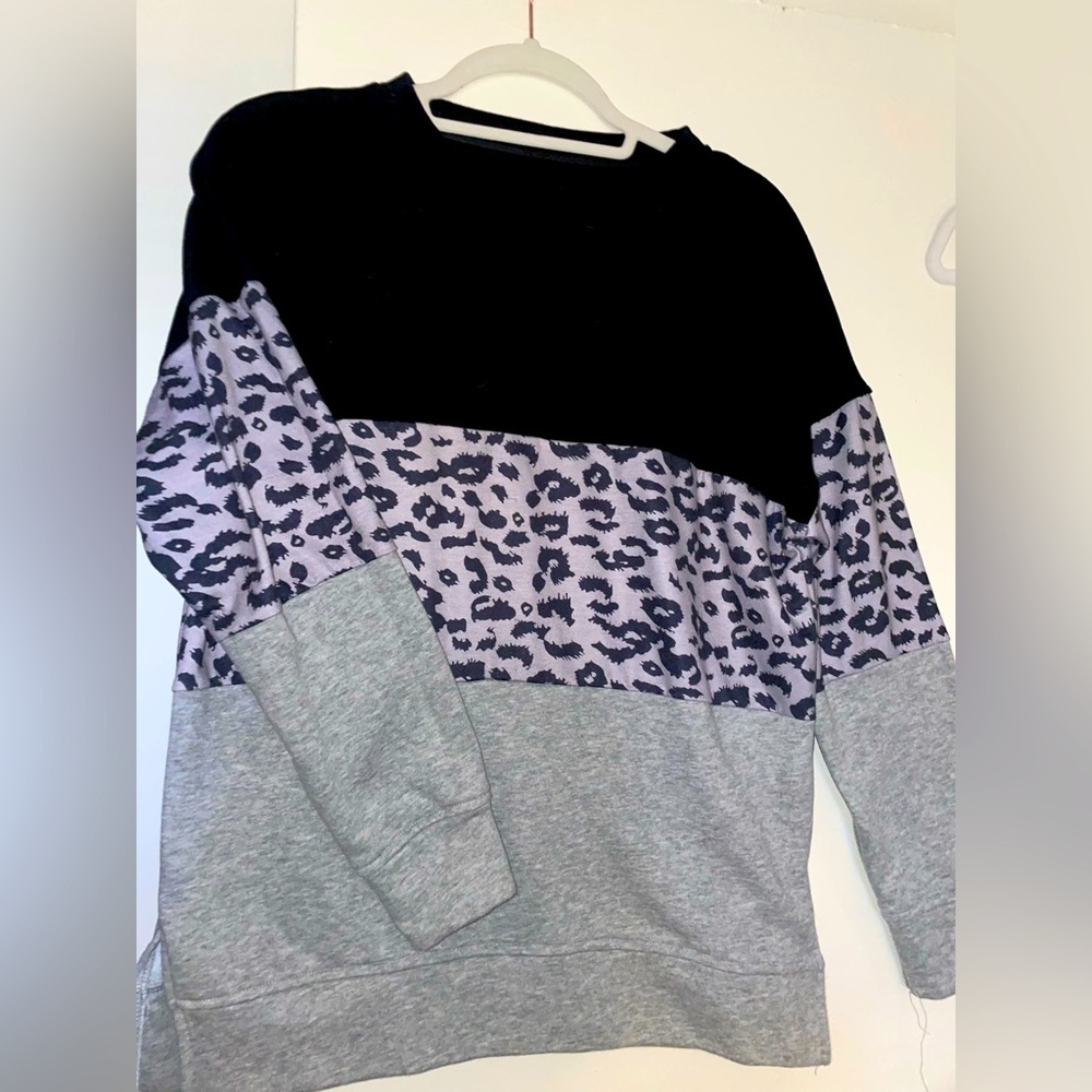 Leopard block pull over